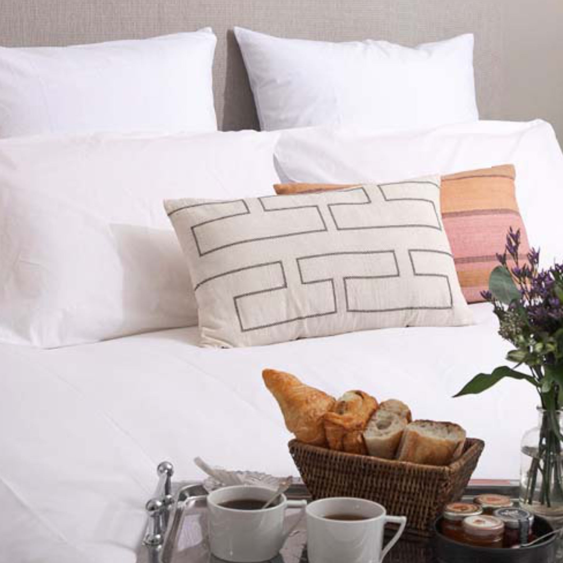 Kipli Hotelkopfkissen aus Naturlatex und Bio Baumwolle TUTAKA